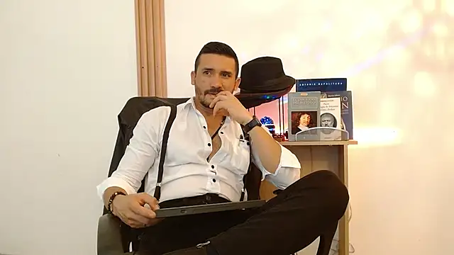 Reiko 85  online show from 11.17.25