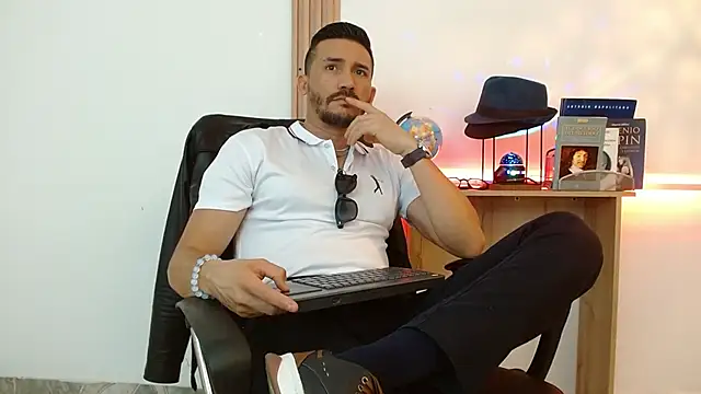 Reiko 85  online show from 11.29.25