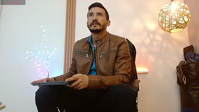 Reiko 85  online show from 01.15.26