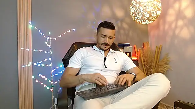 Reiko 85  online show from 03.28.26