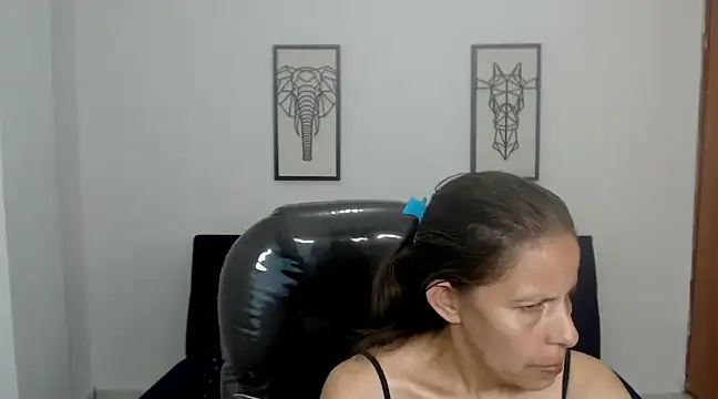 Milf karlye online show from 12.15.24