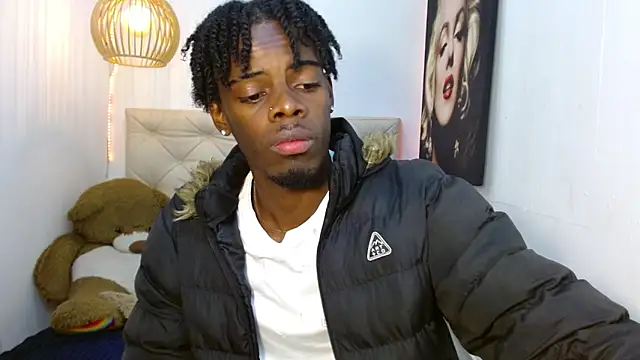 Snapshot of royce_ebony chatting on 12.14.24 royce ebony online show from 12.14.24