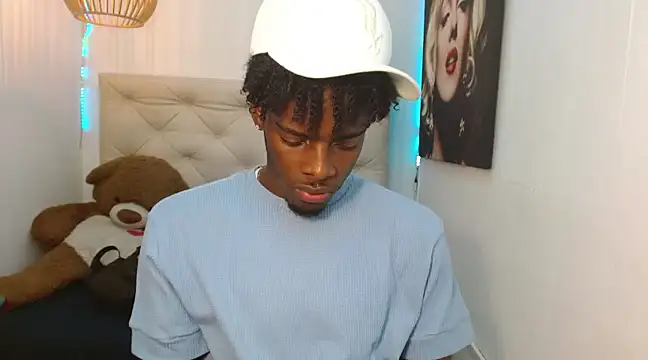 Snapshot of royce_ebony chatting on 01.16.25 royce ebony online show from 01.16.25