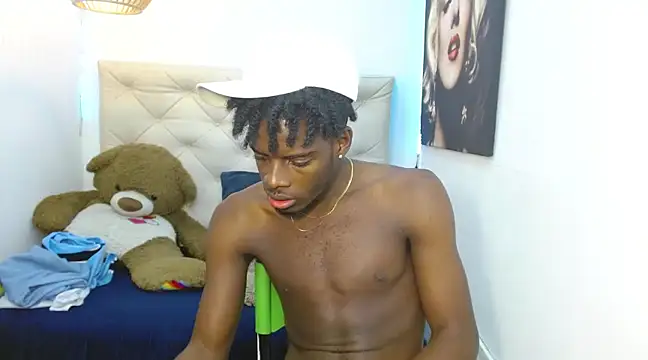 Snapshot of royce_ebony chatting on 01.16.25 royce ebony online show from 01.16.25