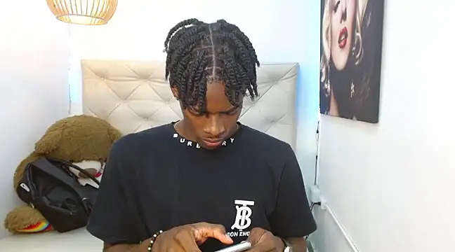 Snapshot of royce_ebony chatting on 01.22.25 royce ebony online show from 01.22.25