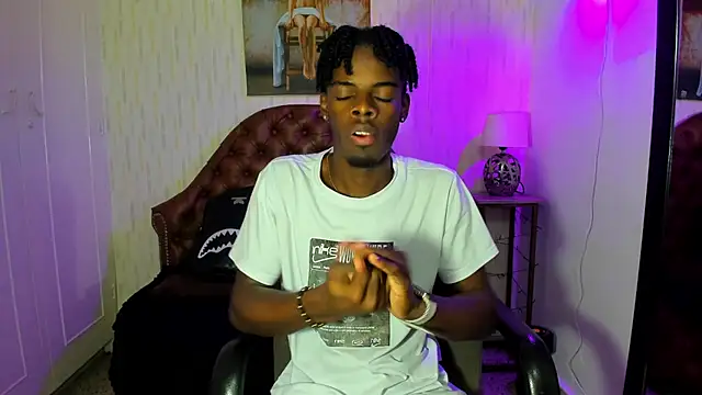 Snapshot of royce_ebony chatting on 01.29.25 royce ebony online show from 01.29.25