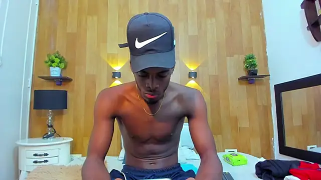 Snapshot of royce_ebony chatting on 02.21.25 royce ebony online show from 02.21.25