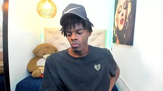 Snapshot of royce_ebony chatting on 09.13.25 royce ebony online show from 09.13.25