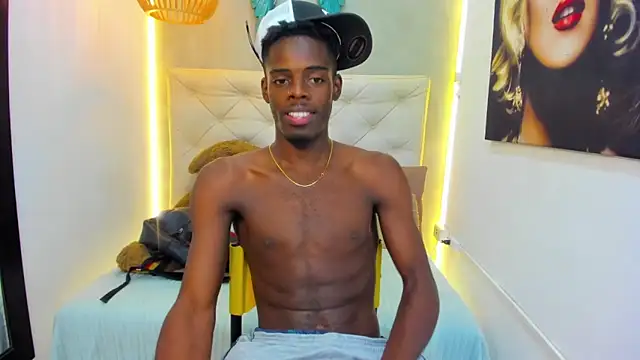 Snapshot of royce_ebony chatting on 10.01.25 royce ebony online show from 10.01.25