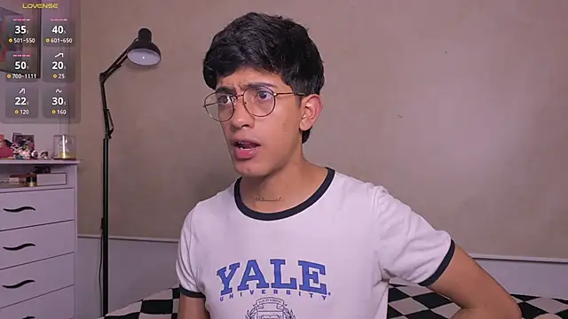 Snapshot of teobowny_ chatting on 11.21.25 teobowny online show from 11.21.25