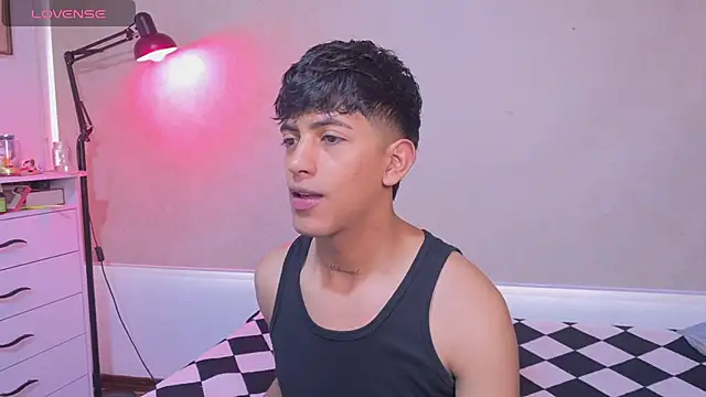 Snapshot of teobowny_ chatting on 11.28.25 teobowny online show from 11.28.25