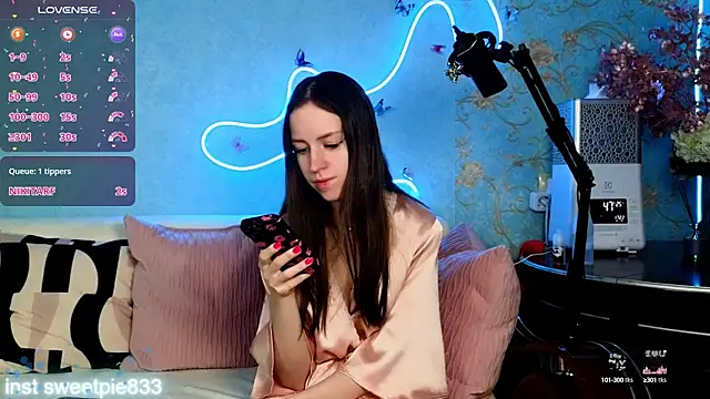 Snapshot of Anal_Girl_ chatting on 01.11.25 Anal Girl online show from 01.11.25