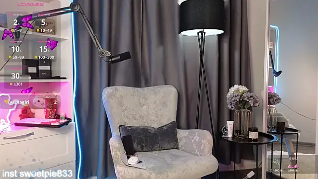 Snapshot of Anal_Girl_ chatting on 02.13.26 Anal Girl online show from 02.13.26