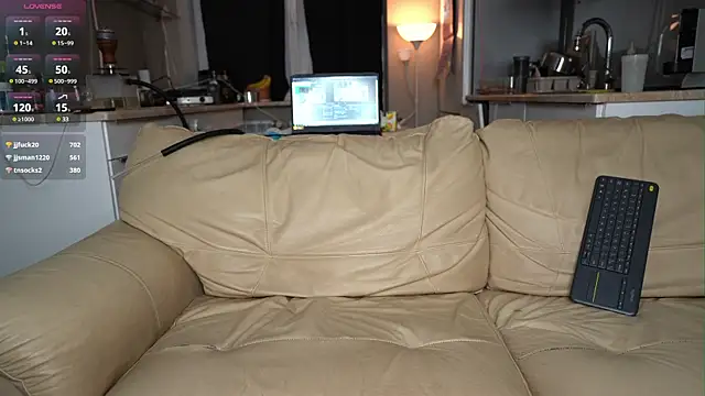 Snapshot of Alex_xxx chatting on 02.18.25 Alex xxx online show from 02.18.25