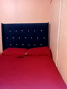 Luciouslips00 online show from 02.13.26