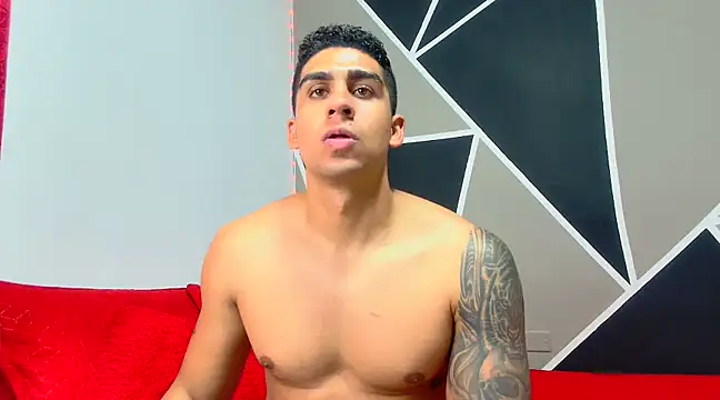 Snapshot of astrom_greyy chatting on 02.09.25 astrom greyy online show from 02.09.25