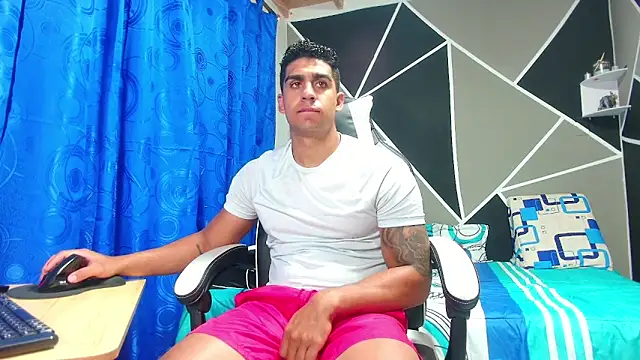 Snapshot of astrom_greyy chatting on 10.25.25 astrom greyy online show from 10.25.25