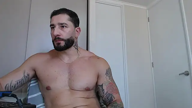 Snapshot of jonhklleyn chatting on 03.17.25 jonhklleyn online show from 03.17.25