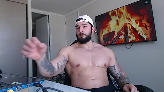 Snapshot of jonhklleyn chatting on 09.18.25 jonhklleyn online show from 09.18.25