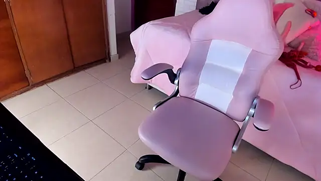 Kitty Pam online show from 01.05.26