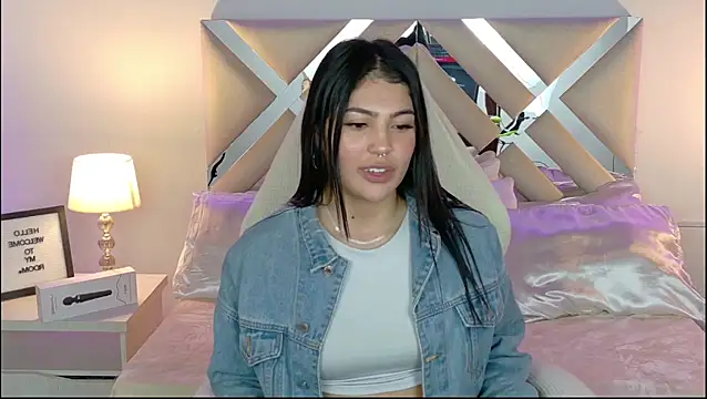 Mara Saenzz online show from 01.10.25