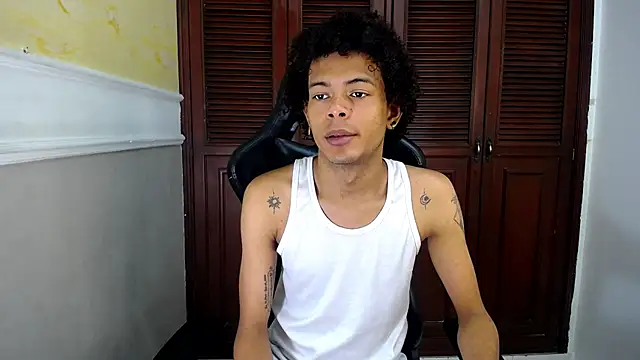 Snapshot of rose_Skinny_ chatting on 09.29.25 rose Skinny online show from 09.29.25