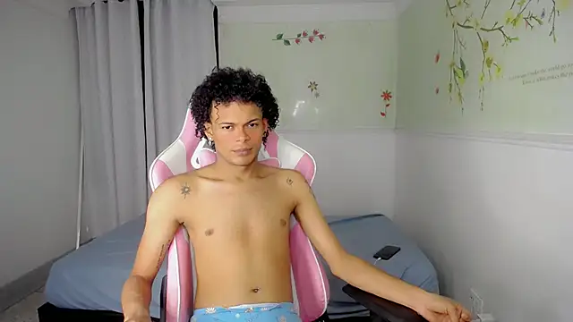 Snapshot of rose_Skinny_ chatting on 12.16.25 rose Skinny online show from 12.16.25