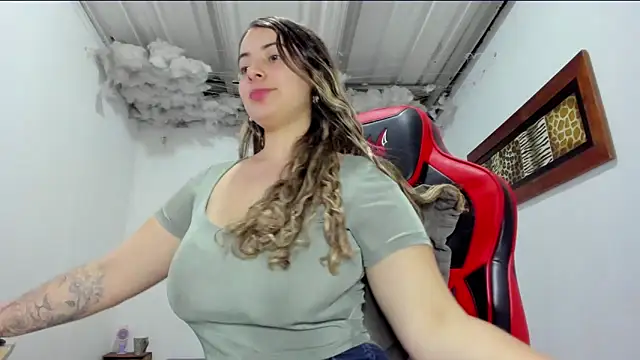 Lauu G online show from 12.22.25