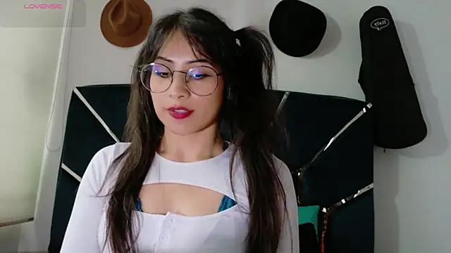 Jade Zephyra online show from 01.31.26