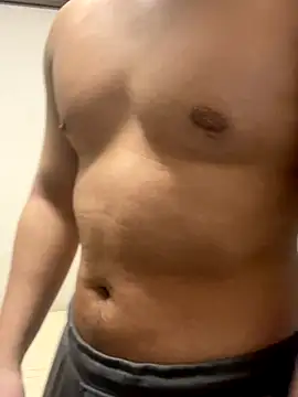 YU-KI00 online show from 12.22.25