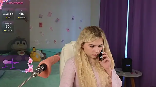 Snapshot of Kate_Legend chatting on 11.14.25 Kate Legend online show from 11.14.25