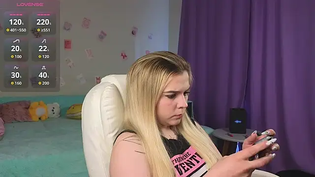 Kate Legend online show from 04.19.26