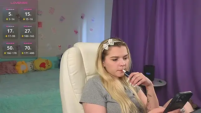 Kate Legend online show from 04.21.26