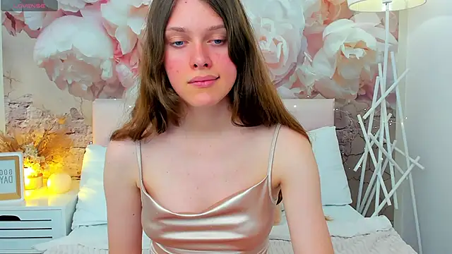 Snapshot of JaneBrowni chatting on 06.19.26 JaneBrowni online show from 06.19.26