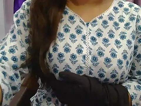 cutie-taara online show from 12.30.24