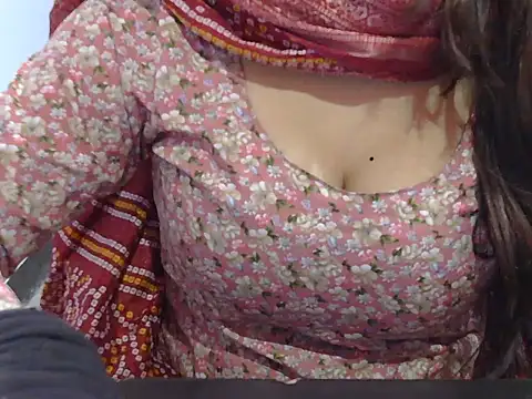 cutie-taara online show from 01.16.25