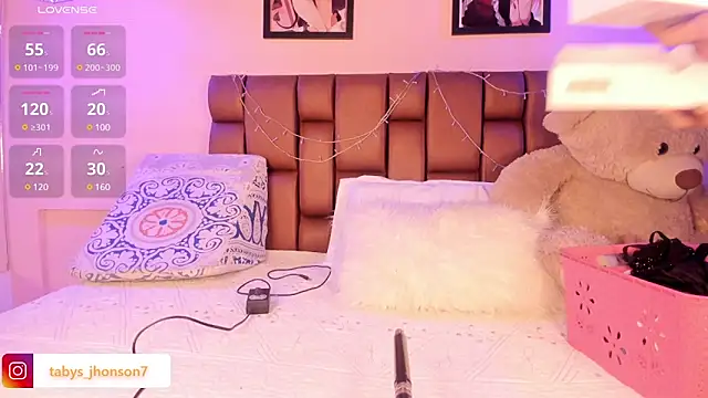 TabyJhonson online show from 02.08.25