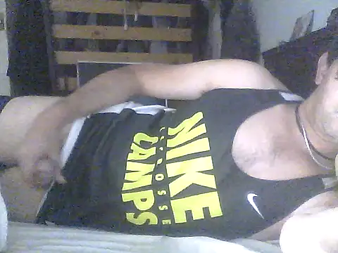 Snapshot of frank32love chatting on 01.15.25 frank32love online show from 01.15.25