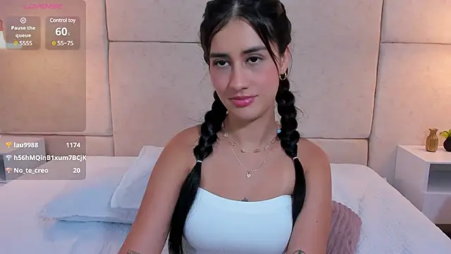 Snapshot of Amiirra_ chatting on 12.24.24 Amiirra  online show from 12.24.24