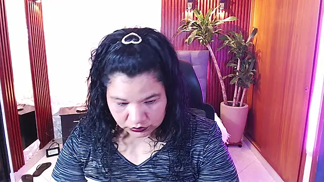 Snapshot of may_prg chatting on 12.10.24 may prg online show from 12.10.24