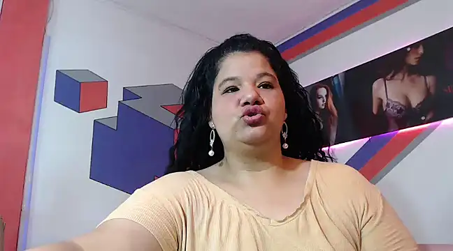 Snapshot of may_prg chatting on 12.14.24 may prg online show from 12.14.24