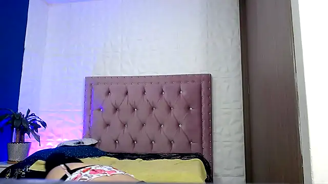 Snapshot of may_prg chatting on 12.23.24 may prg online show from 12.23.24