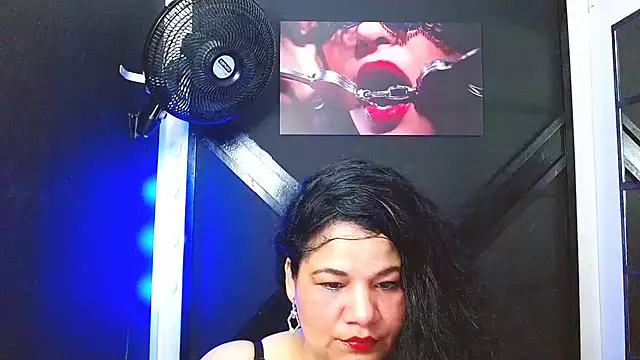 Snapshot of may_prg chatting on 01.11.25 may prg online show from 01.11.25