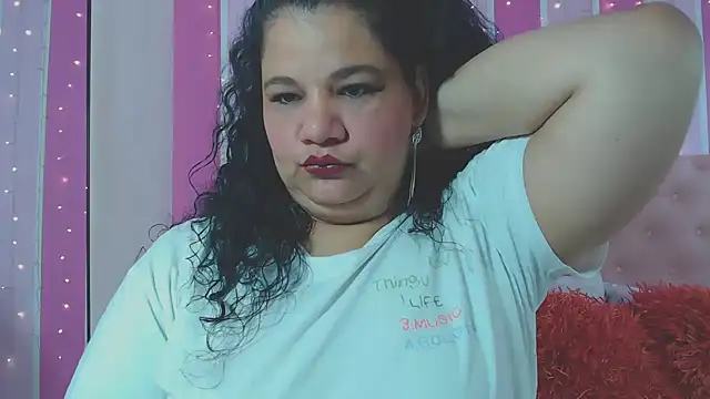 Snapshot of may_prg chatting on 01.29.25 may prg online show from 01.29.25