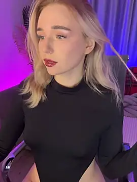 Snapshot of Eva_Millss chatting on 12.21.24 Eva Millss online show from 12.21.24