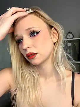 Snapshot of Eva_Millss chatting on 09.22.25 Eva Millss online show from 09.22.25