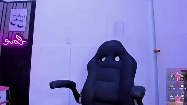 Snapshot of Brithanyslim chatting on 12.27.24 Brithanyslim online show from 12.27.24