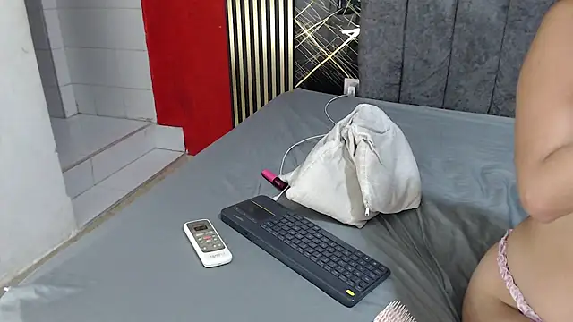 Snapshot of alana_dirty_sex chatting on 02.20.26 alana dirty sex online show from 02.20.26