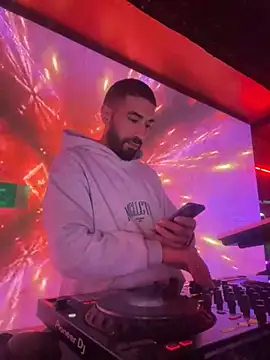 Snapshot of djtimka chatting on 11.05.25 djtimka online show from 11.05.25