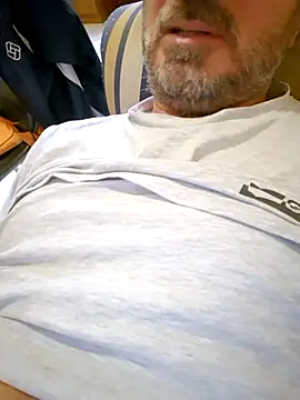 Snapshot of 1talianBeutifulCock chatting on 02.19.25 1talianBeutifulCock online show from 02.19.25